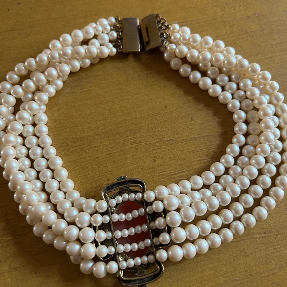 SOLD Cameo Pearl 5 strand Pearl necklace 18” snap clasp - Picture 3 of 6